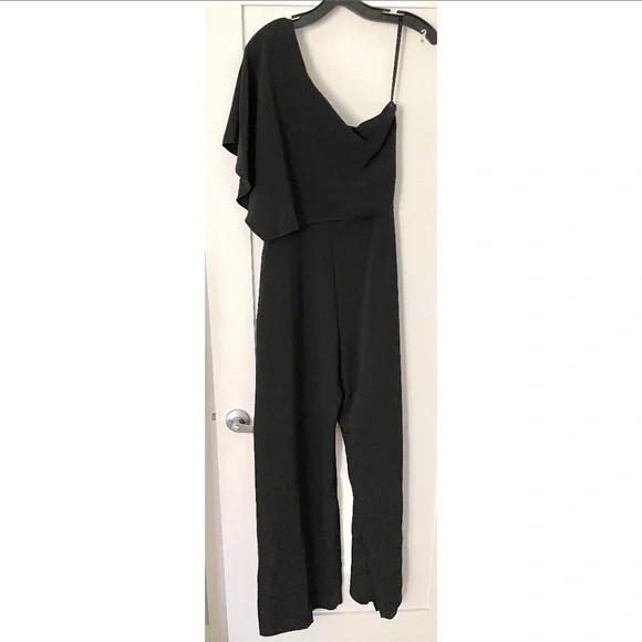SOLD❌Issue NY black Jumpsuit - Picture 5 of 7